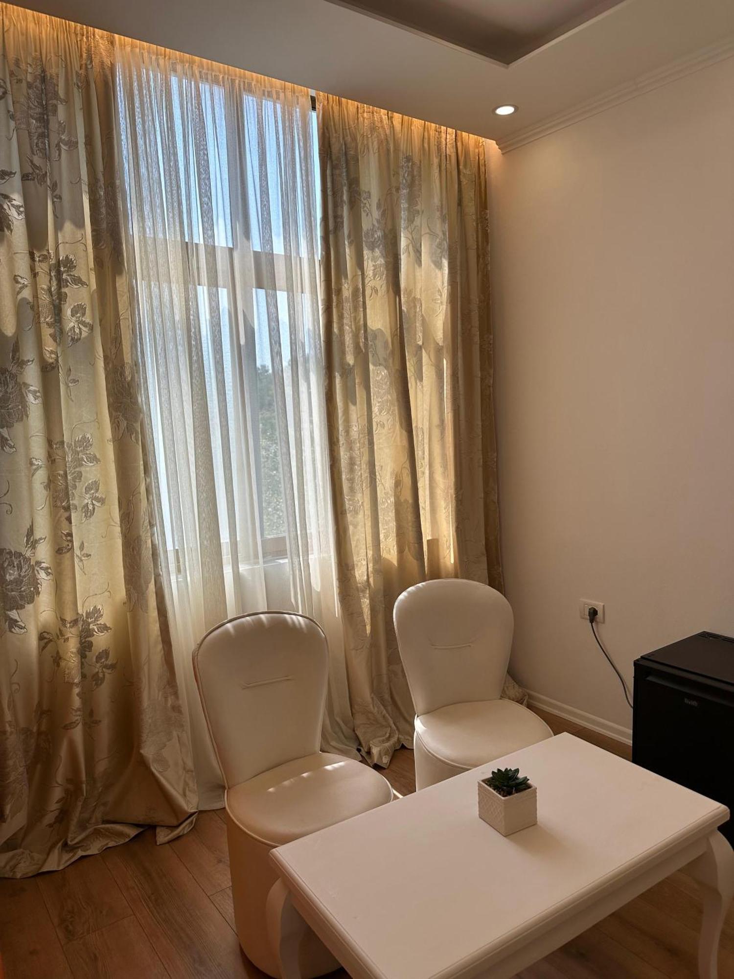 Hotel Arberia Tiranë Ngoại thất bức ảnh