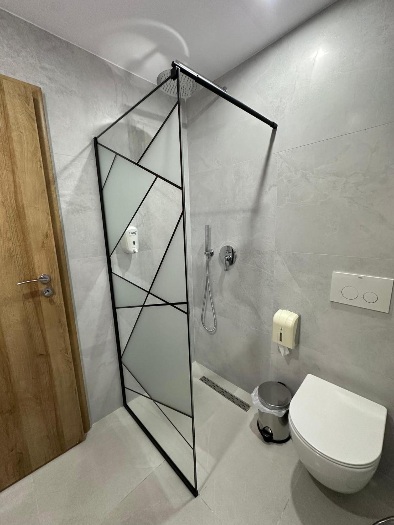 Hotel Arberia Tiranë Ngoại thất bức ảnh