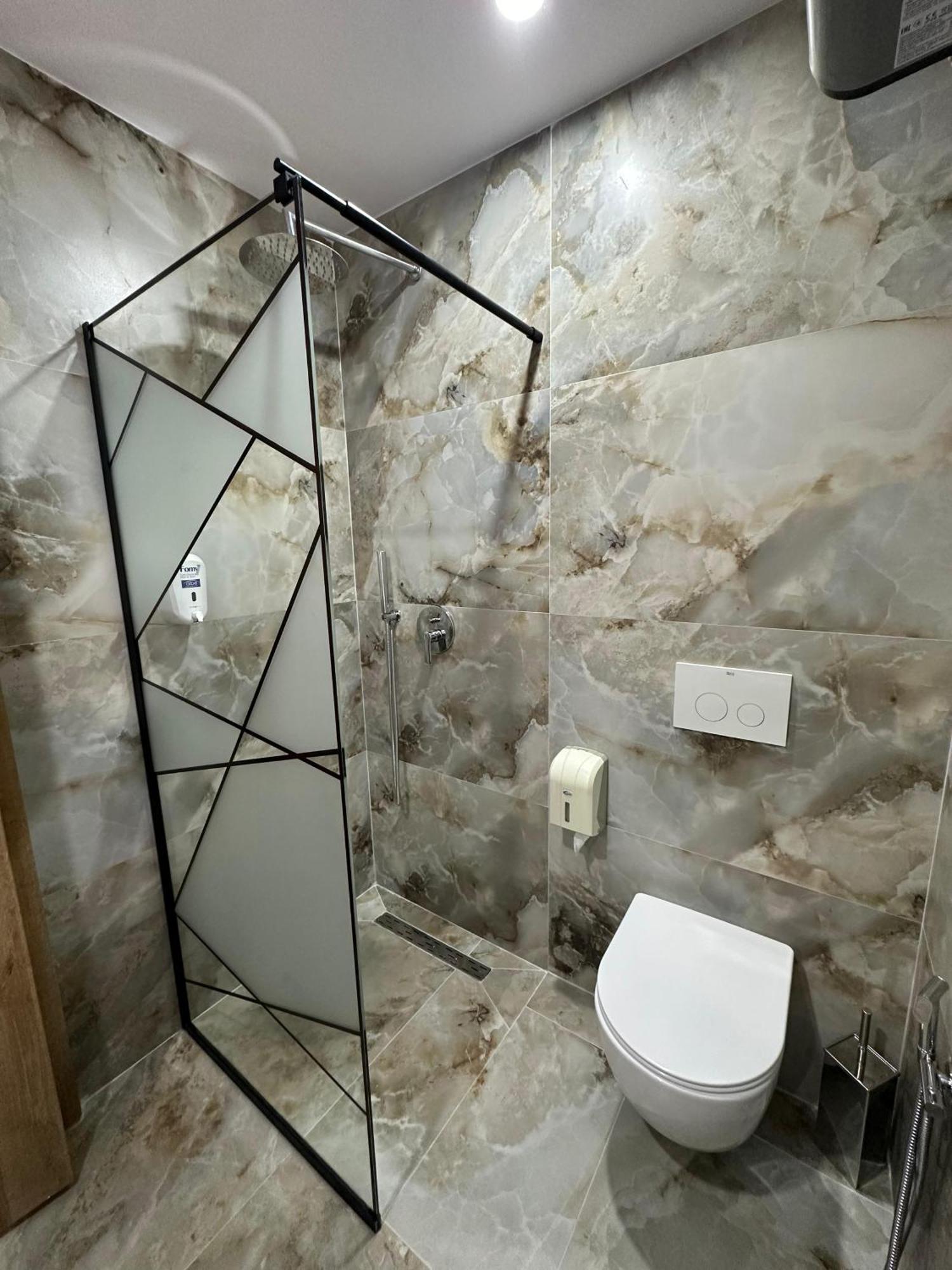 Hotel Arberia Tiranë Ngoại thất bức ảnh