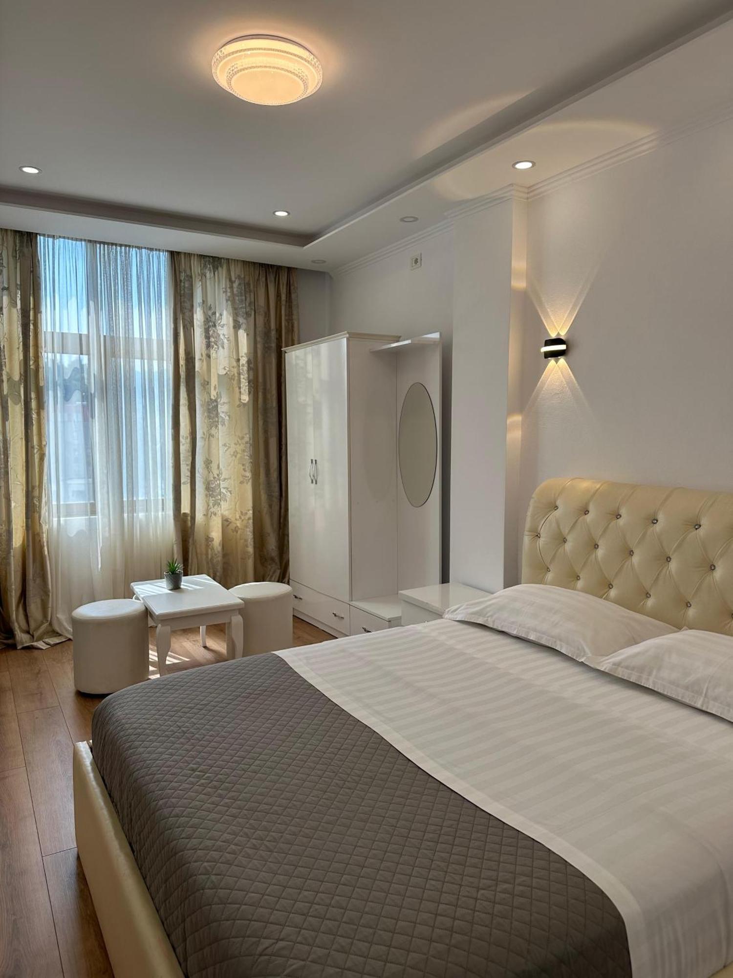 Hotel Arberia Tiranë Ngoại thất bức ảnh