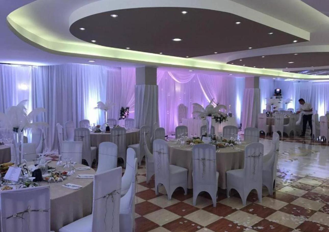 Hotel Arberia Tiranë Ngoại thất bức ảnh
