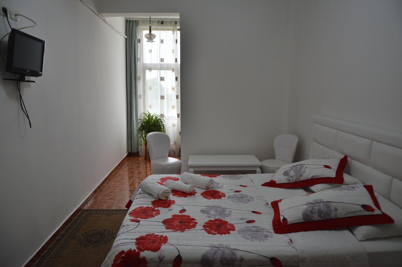 Hotel Arberia Tiranë Ngoại thất bức ảnh