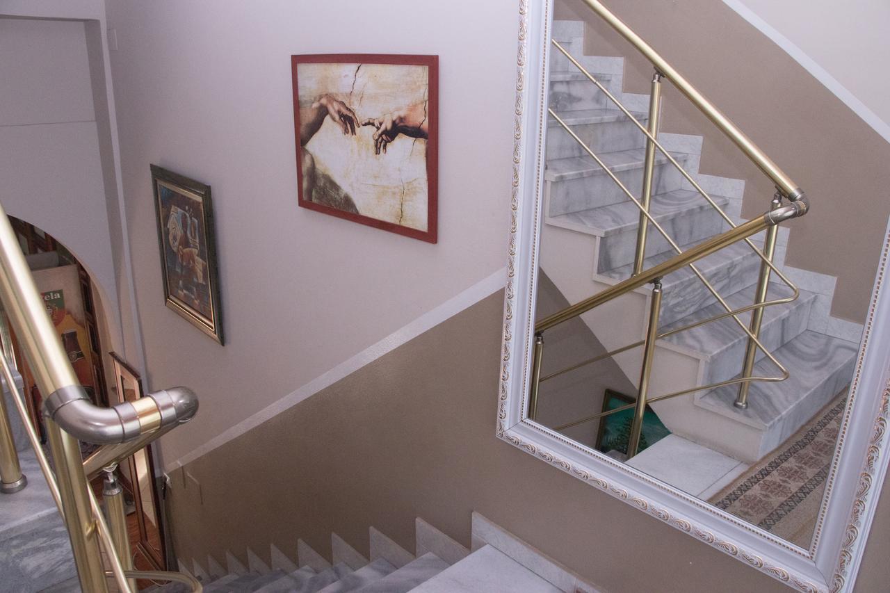 Hotel Arberia Tiranë Ngoại thất bức ảnh